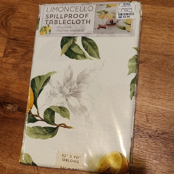 Limoncello Spillproof Tablecloth with Lemon Design - Picture 1 of 7